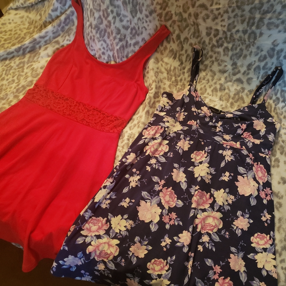2 Forever21 summer sundresses red lace dress blue floral knot top dress NWOT Med